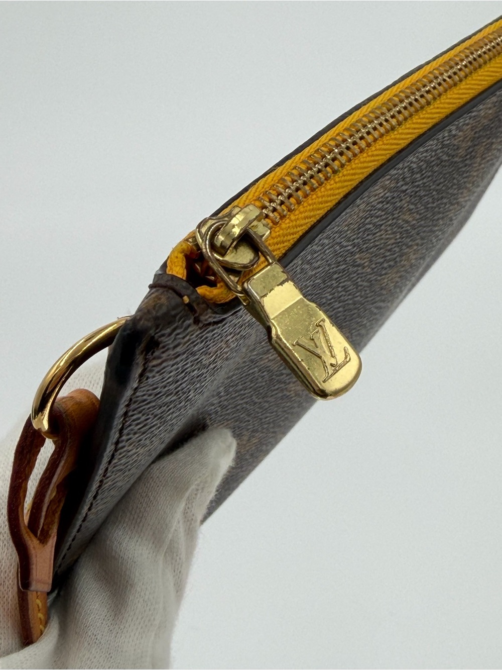 LV Monogram Neverfull Pouch with Rare Yellow Interior w/Dust Bag and Entrupy COA - Picture 5 of 16